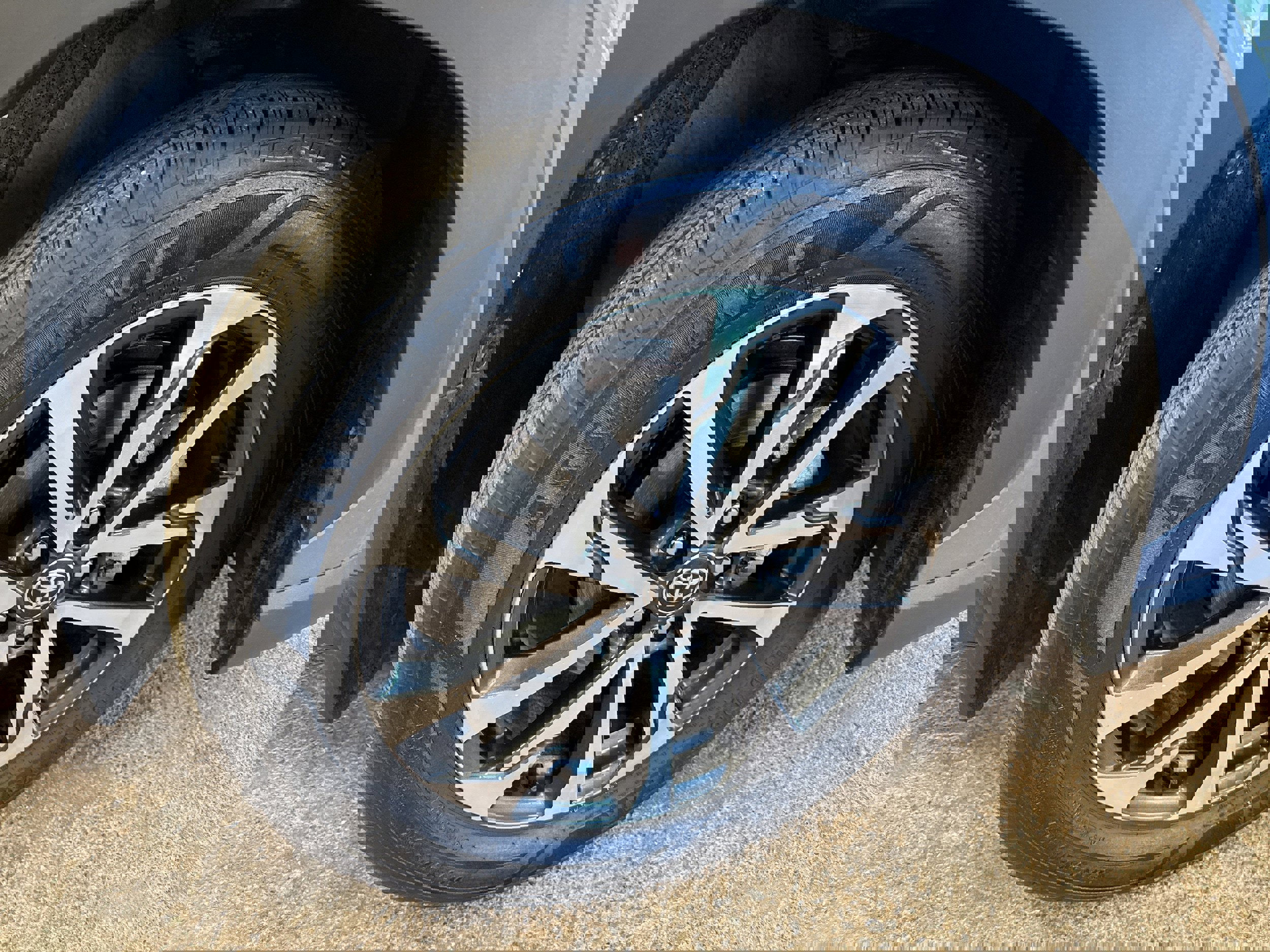 Used 2023 Toyota Corolla Cross XLE w/ Convenience Package image 13