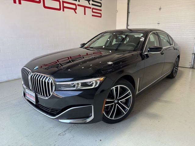 Used 2022 BMW 750i xDrive w/ Luxury Rear Seating Package image 2