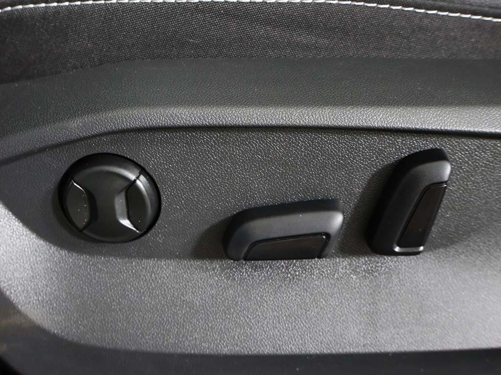 Used 2023 Volkswagen Taos SE FWD image 33