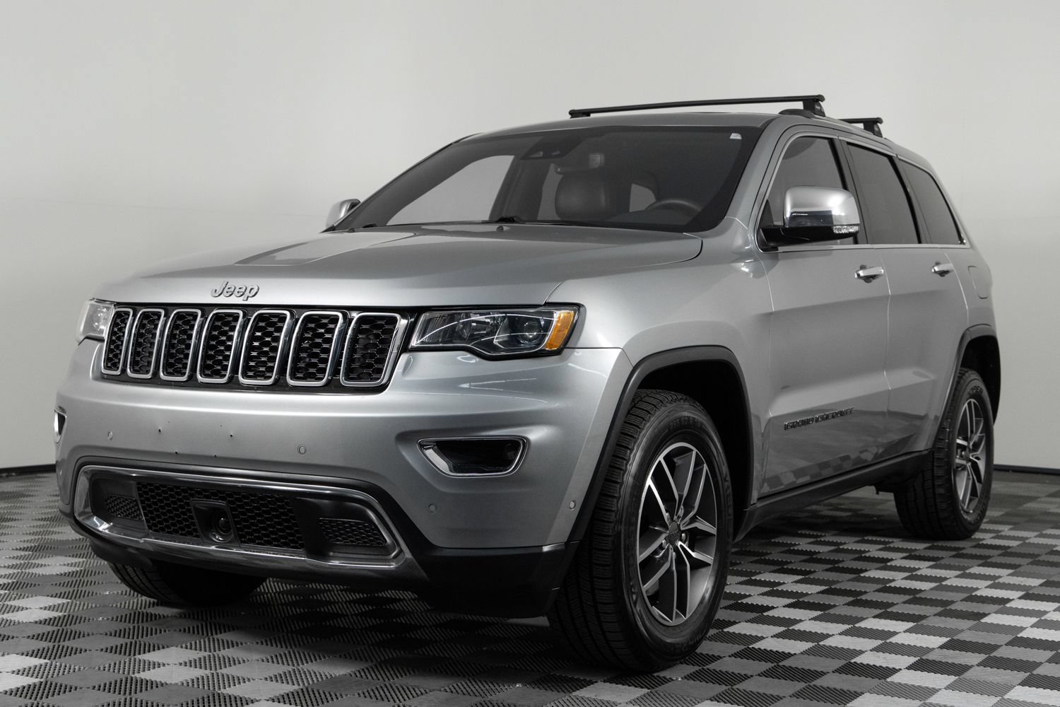 Used 2021 Jeep Grand Cherokee Limited AWD/4WD image 2