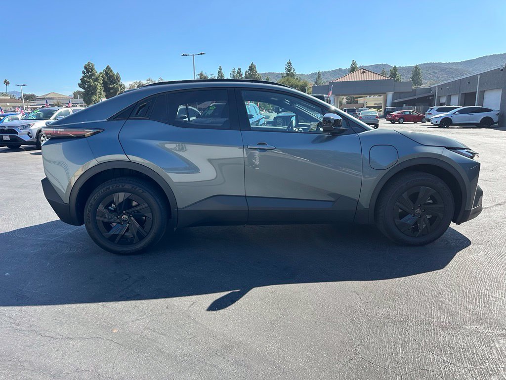 Used 2026 Toyota C-HR AWD/4WD image 5