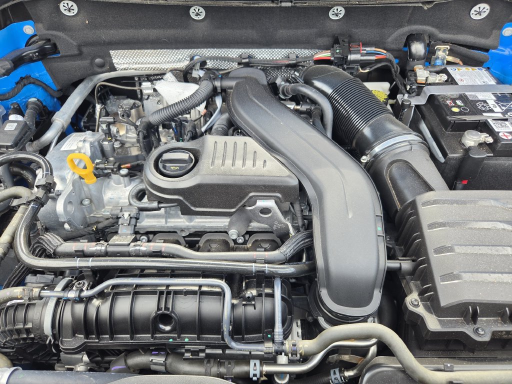 Certified 2025 Volkswagen Taos SE AWD/4WD image 26