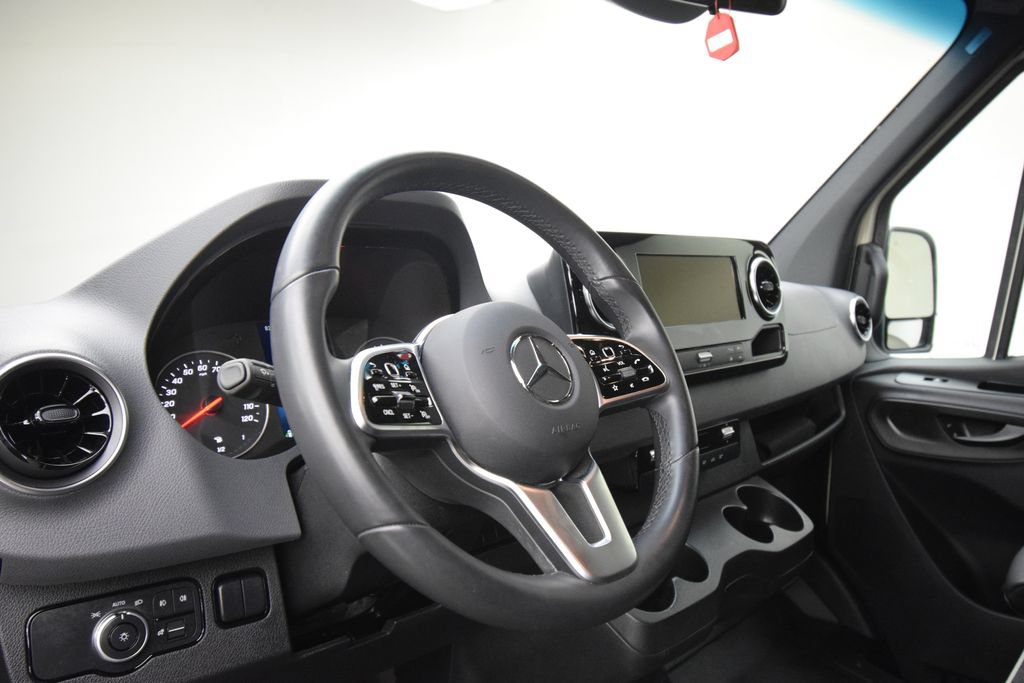 Used 2024 Mercedes-Benz Sprinter 2500 image 12