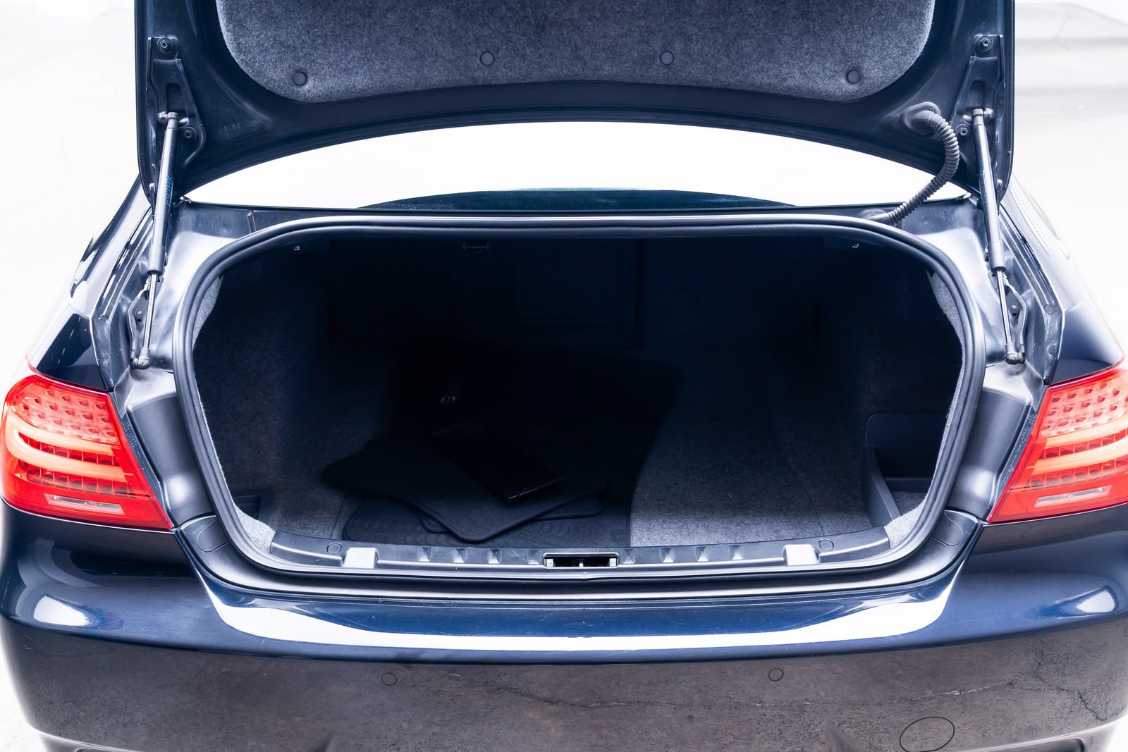Used 2011 BMW M3 Coupe RWD image 9