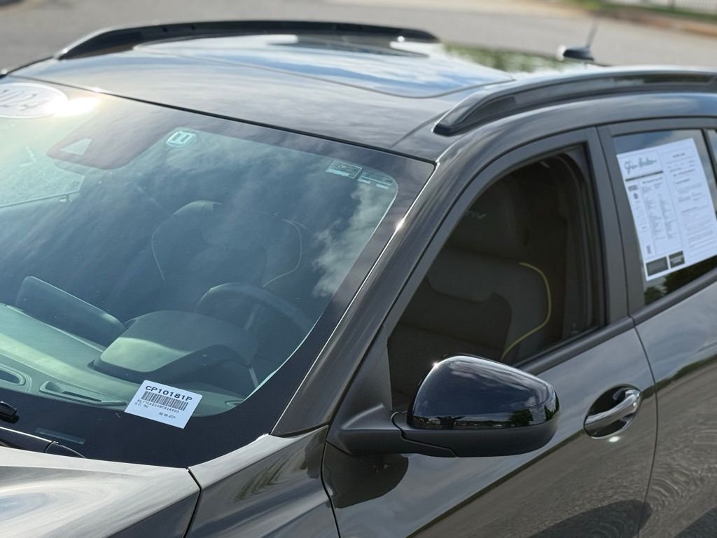 Used 2024 Chevrolet Trax ACTIV w/ Sunroof Package FWD image 9