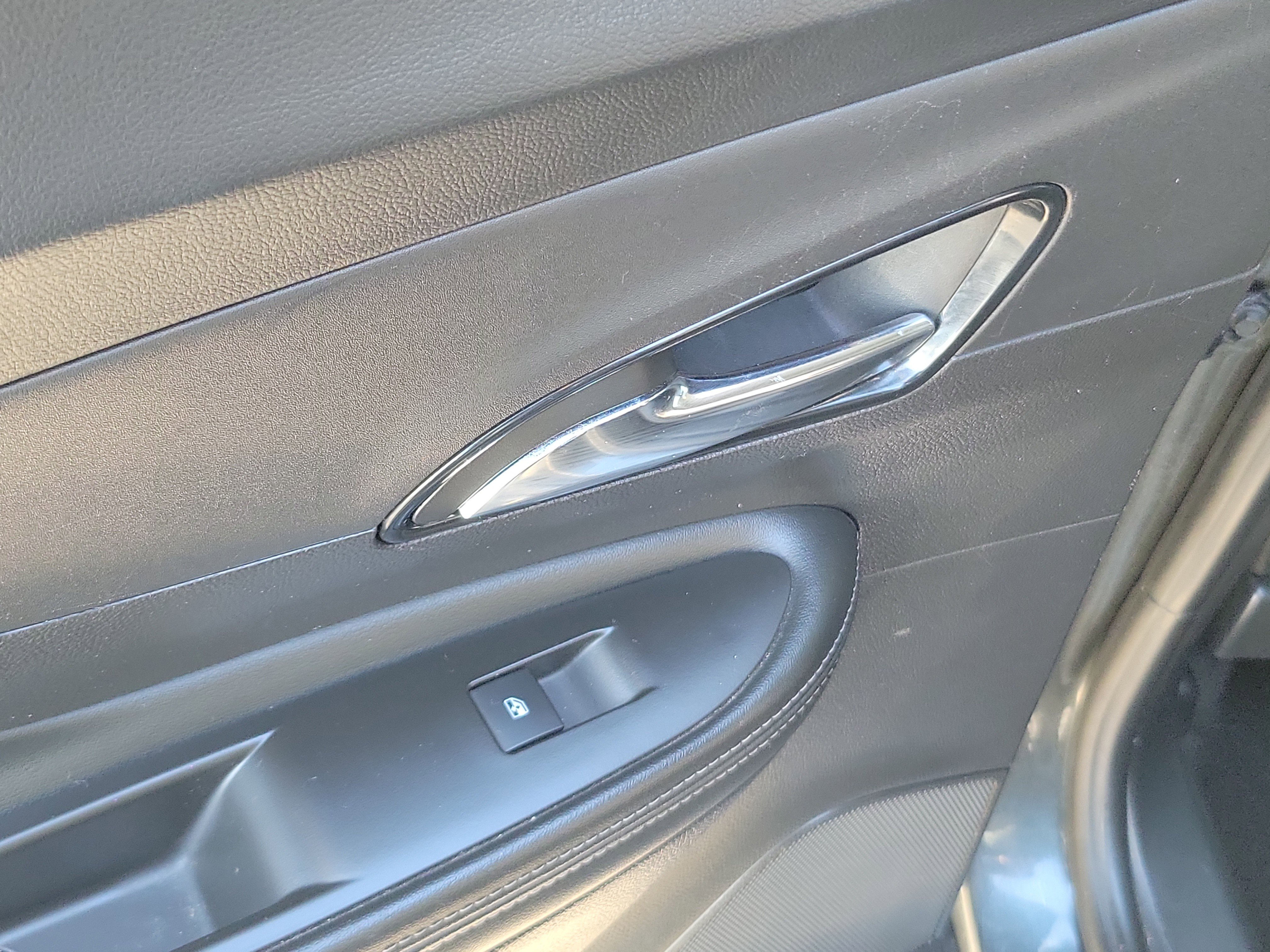 Used 2018 Buick Encore Preferred image 25