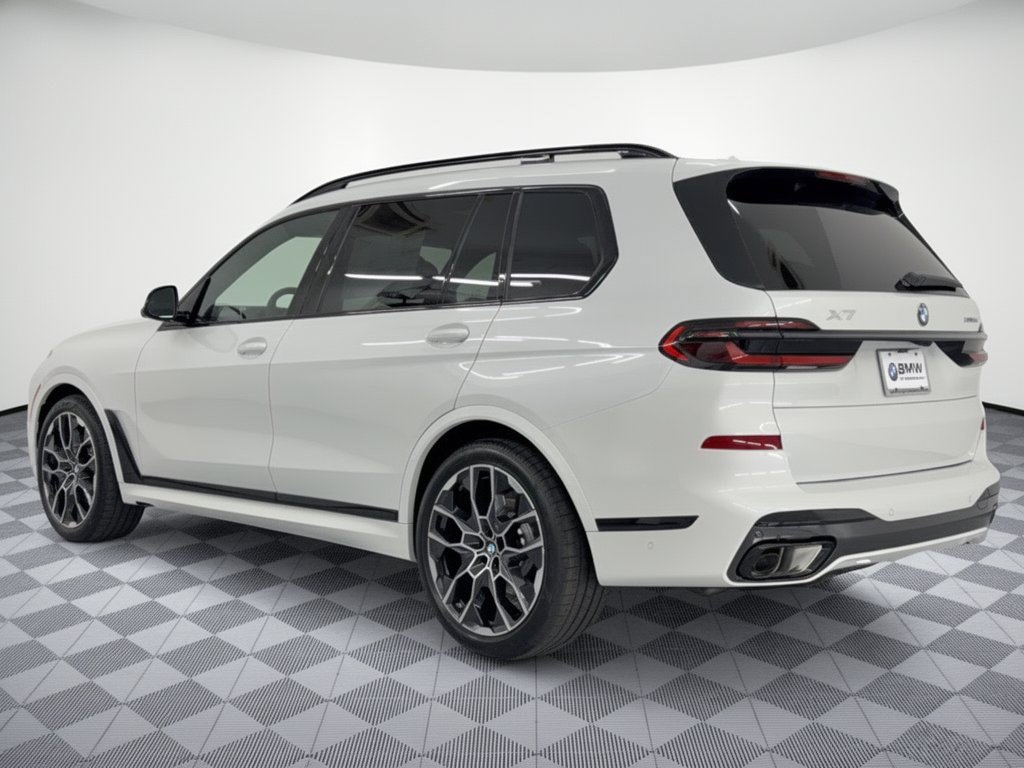 New 2027 BMW X7 xDrive40i w/ M Sport Package AWD/4WD image 3