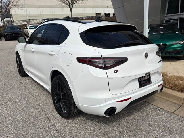 Used 2021 Alfa Romeo Stelvio Ti Sport AWD/4WD image 7
