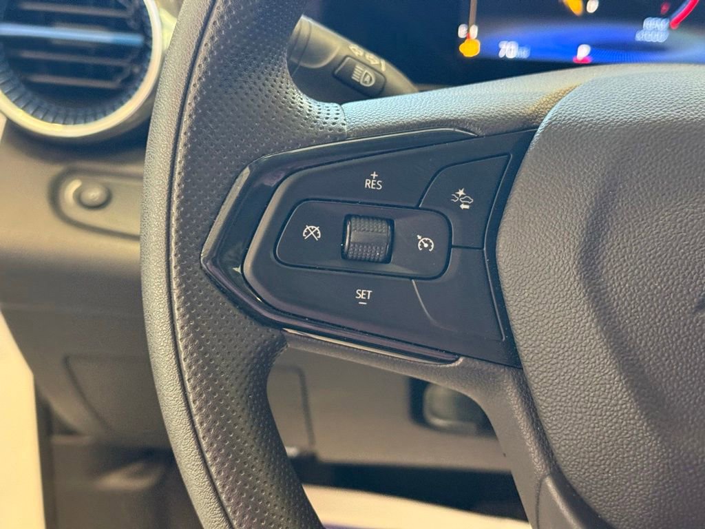 Used 2025 Chevrolet Trax LT image 19