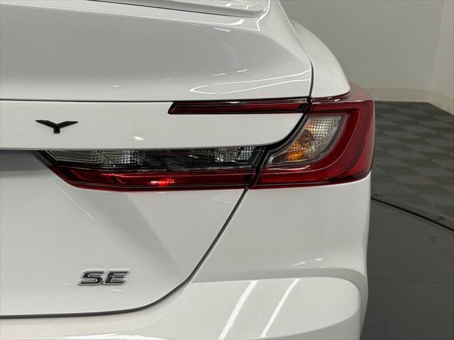 Used 2026 Toyota Camry SE FWD image 14