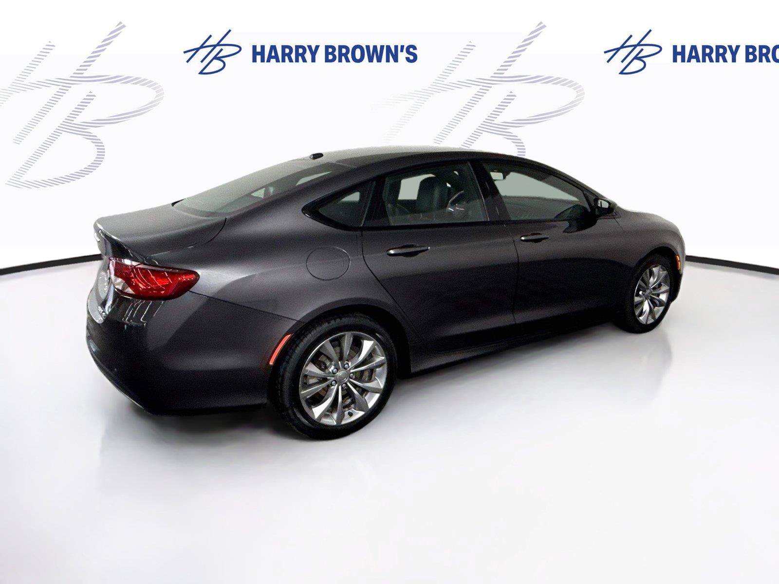 Used 2015 Chrysler 200 S FWD image 30