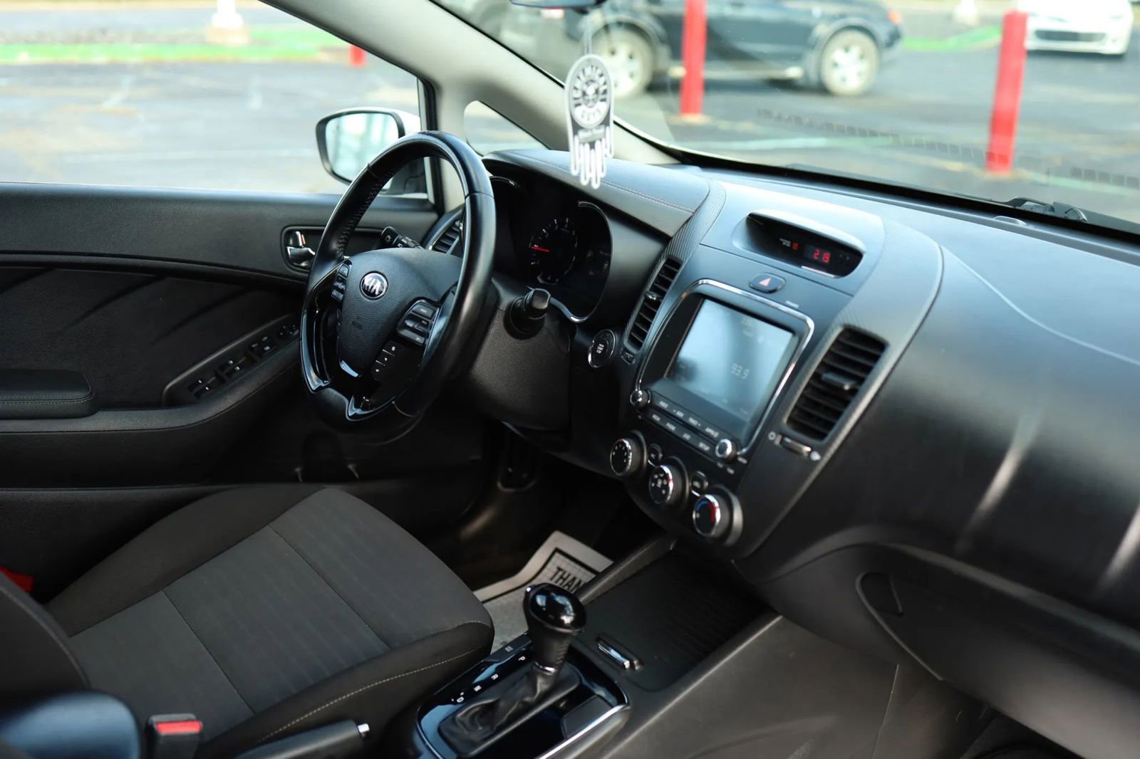 Used 2017 Kia Forte S w/ S Technology Package image 39