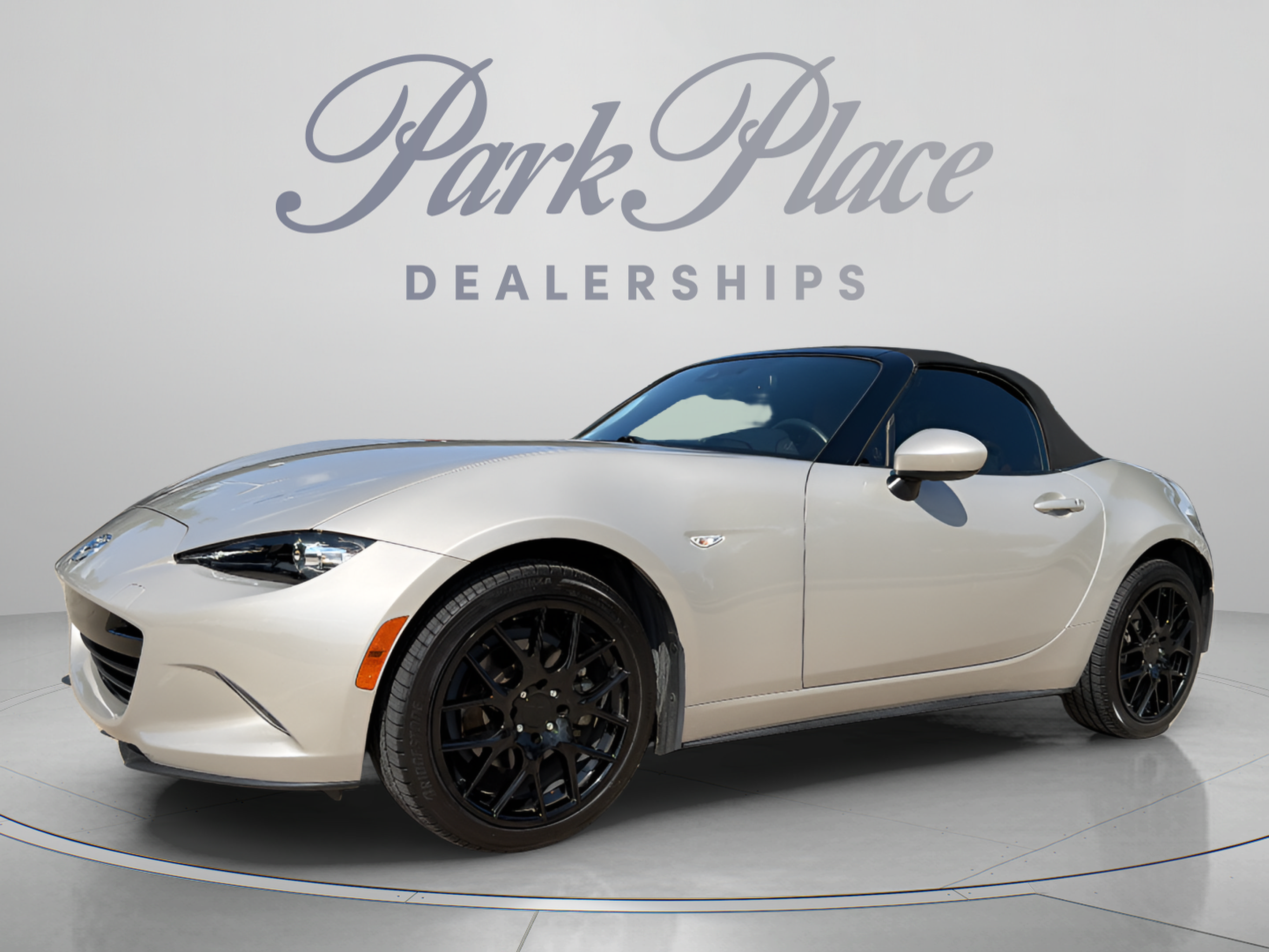Used 2023 MAZDA MX-5 Miata Grand Touring RWD image 1
