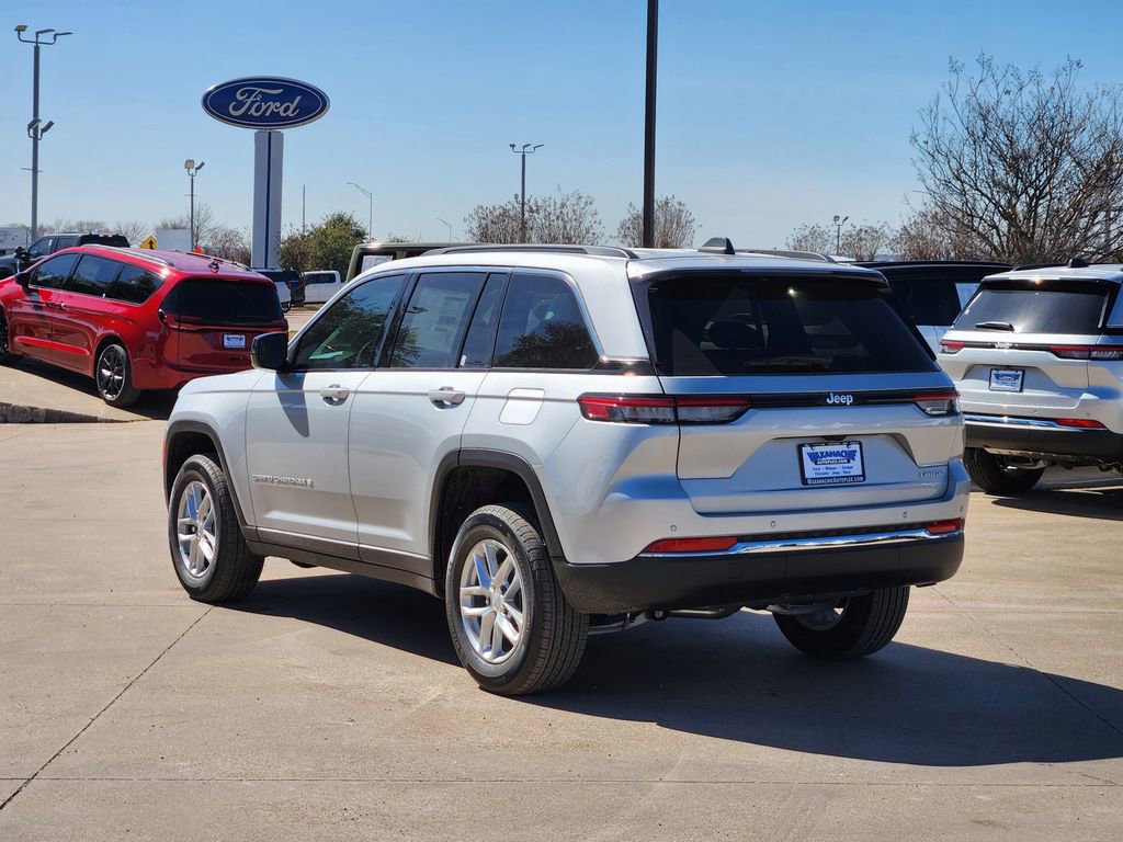 New 2026 Jeep Grand Cherokee Laredo RWD image 3
