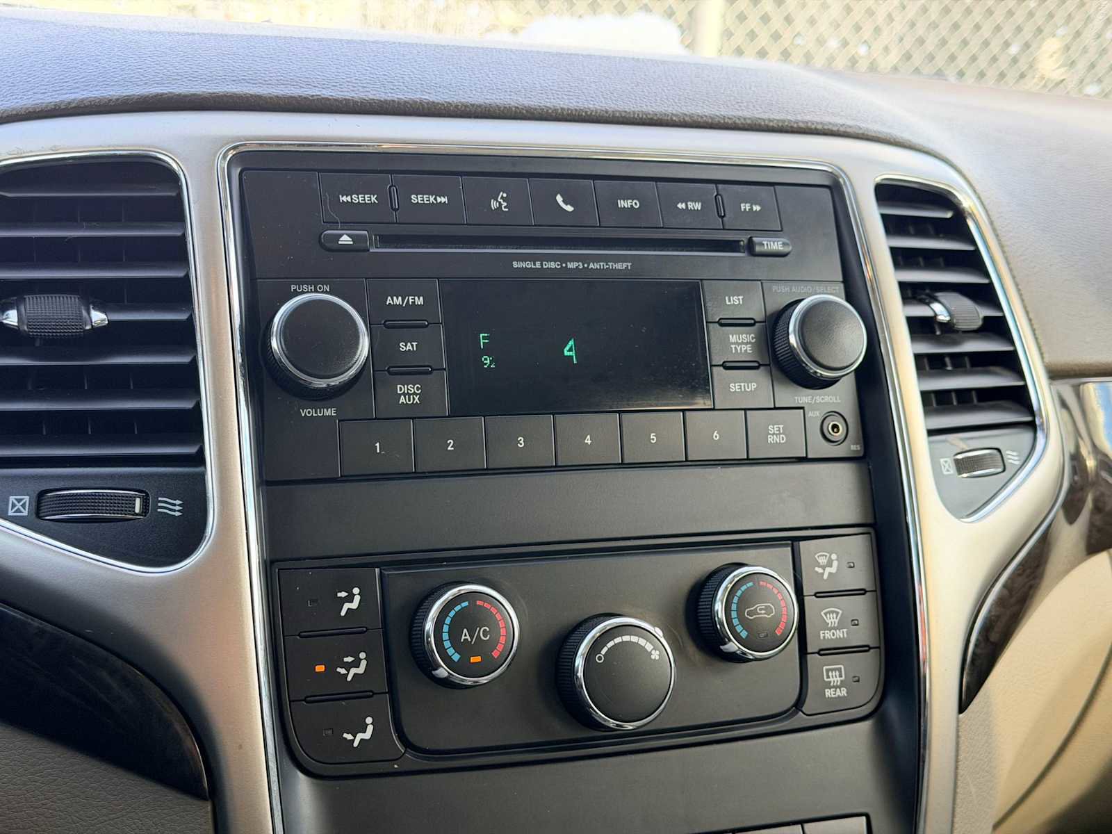 Used 2012 Jeep Grand Cherokee Laredo w/ All Weather Capability Group image 27