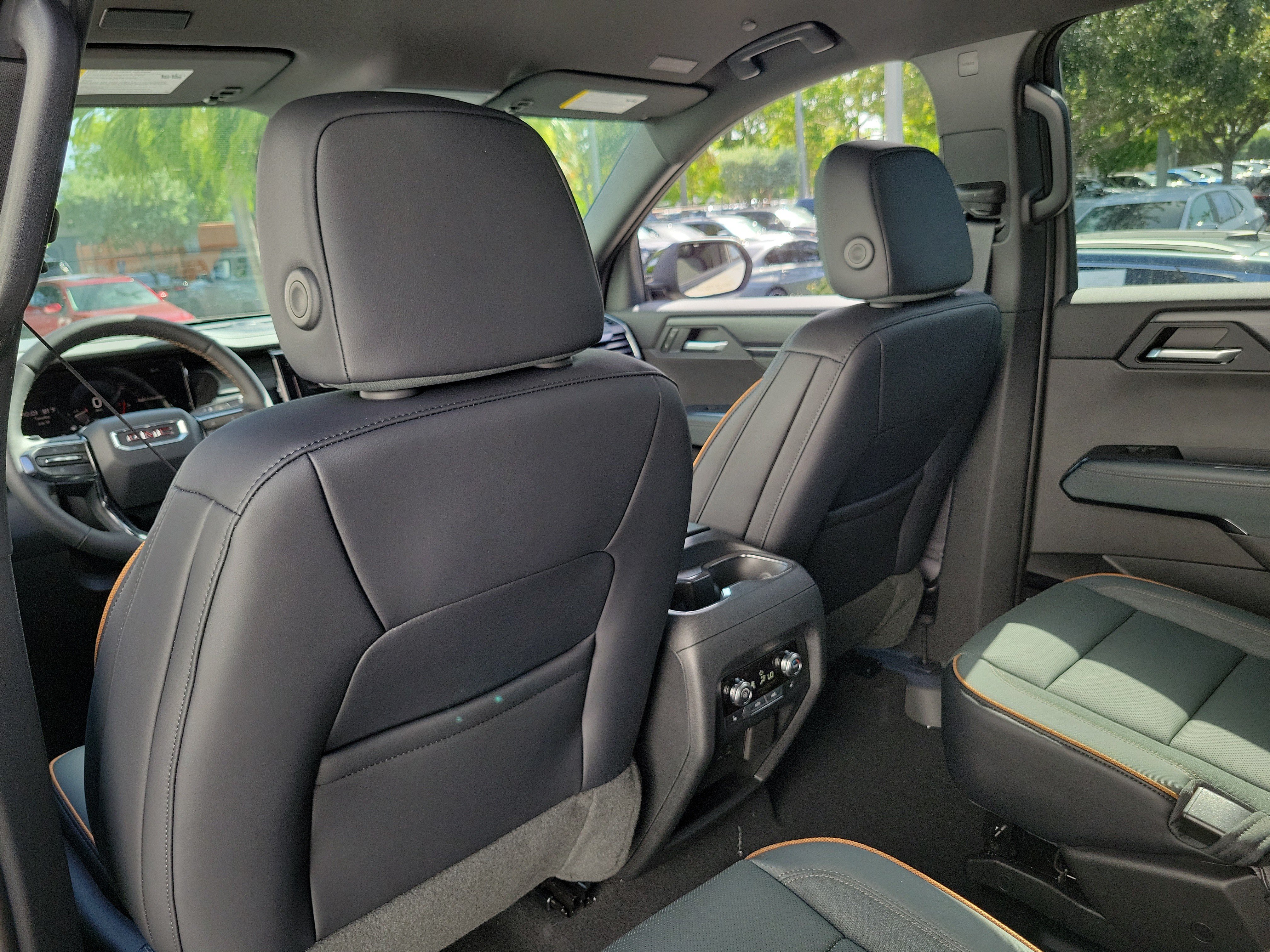 New 2026 GMC Acadia AT4 w/ LPO, Adventure Package AWD/4WD image 15