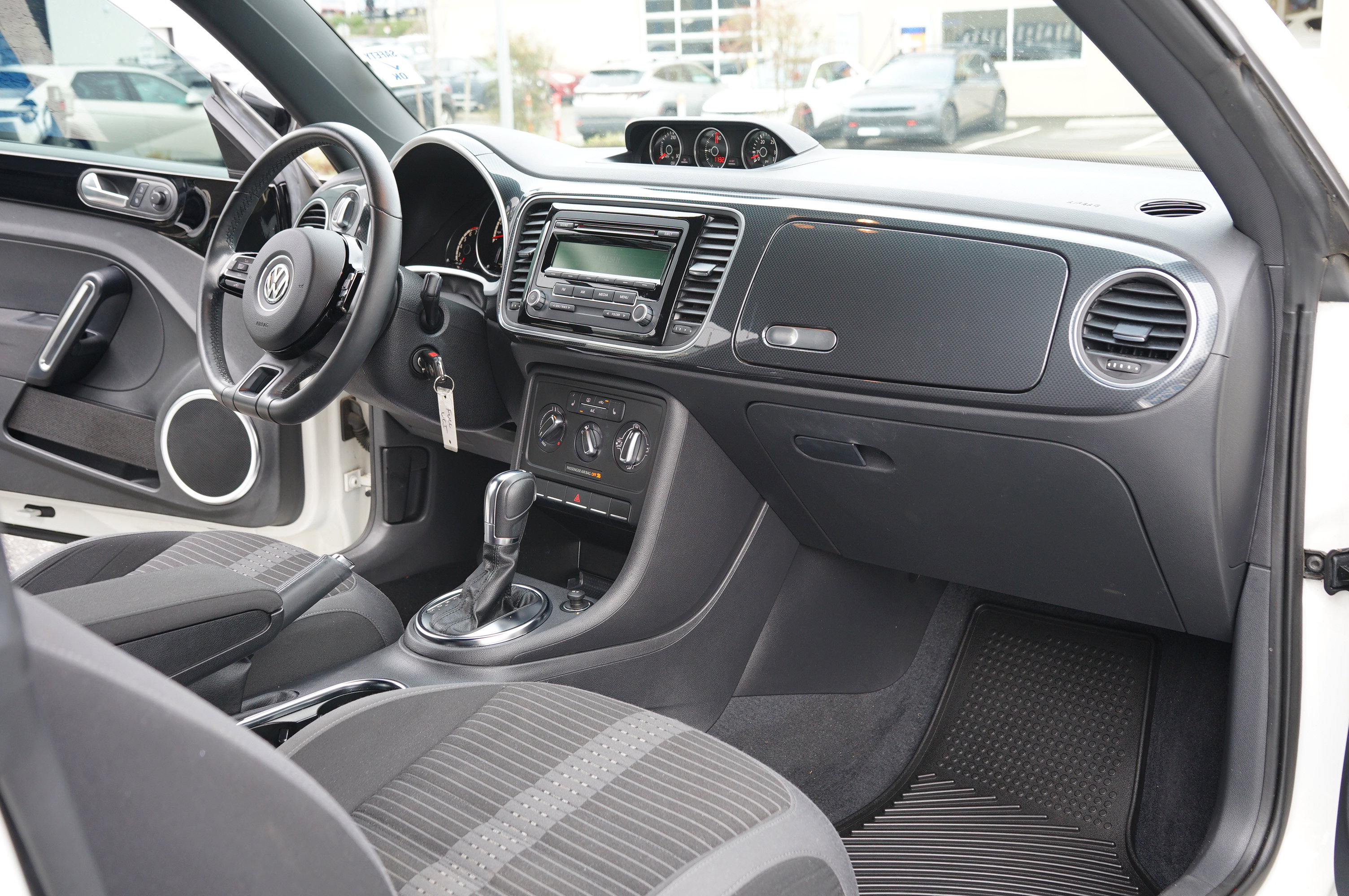 Used 2014 Volkswagen Beetle R-Line image 16