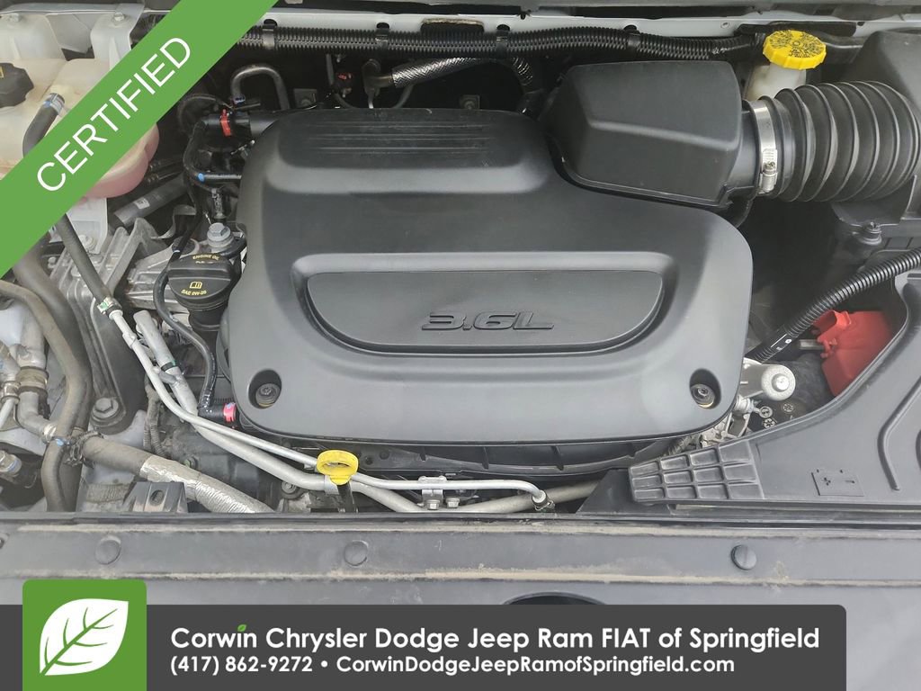 Certified 2023 Chrysler Pacifica Touring-L image 35