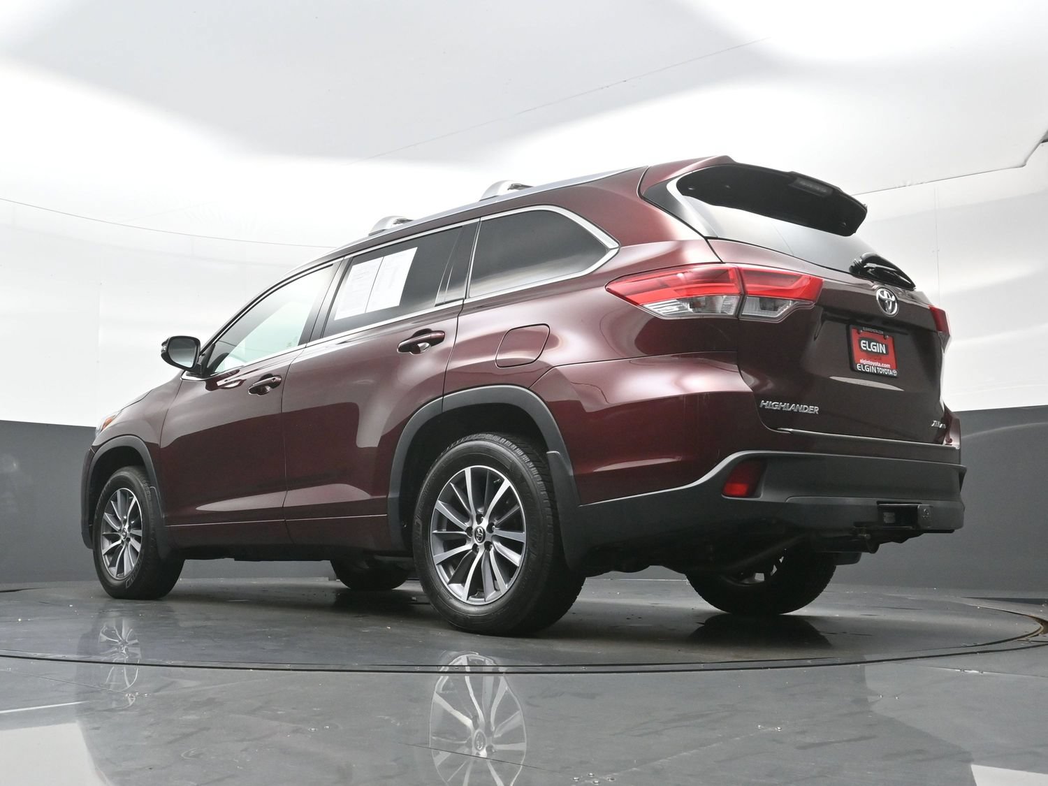 Used 2018 Toyota Highlander XLE AWD/4WD image 33