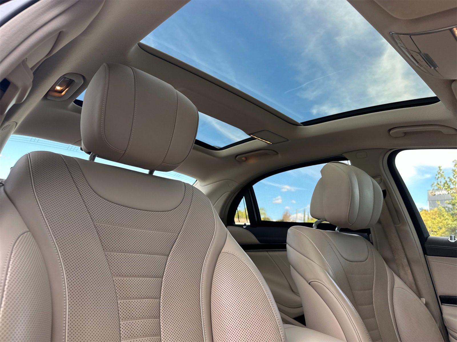 Used 2018 Mercedes-Benz S 560 Sedan image 17