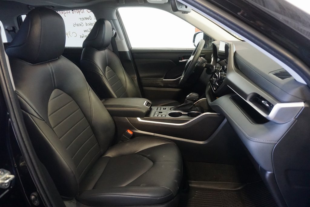 Certified 2023 Toyota Highlander XLE image 21