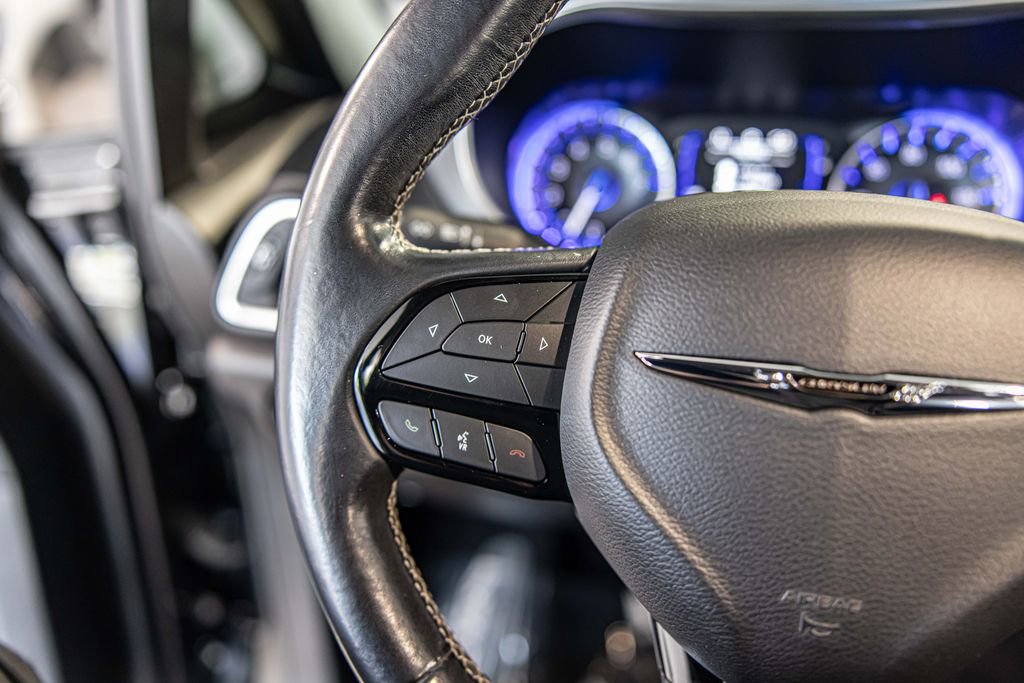 Used 2019 Chrysler Pacifica Touring Plus w/ S Appearance Package FWD image 24