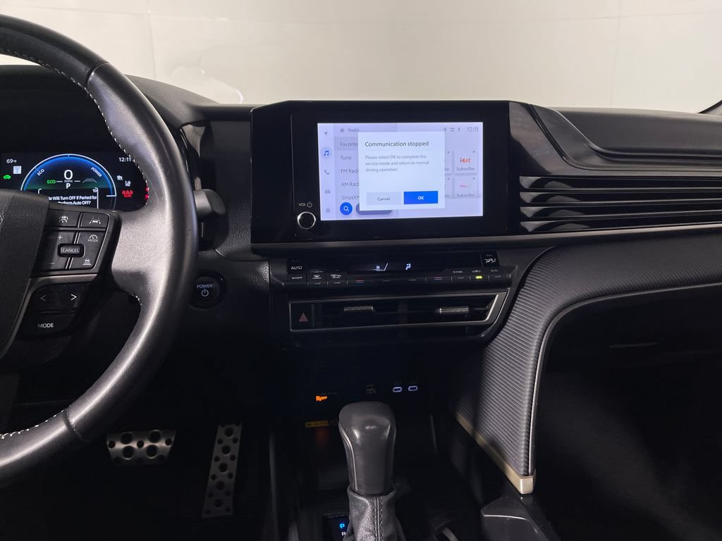 Certified 2025 Toyota Camry SE FWD image 15
