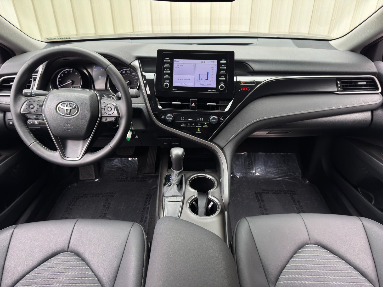 Used 2024 Toyota Camry SE FWD image 11