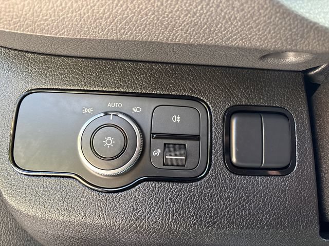 Used 2025 Mercedes-Benz Sprinter 2500 image 19