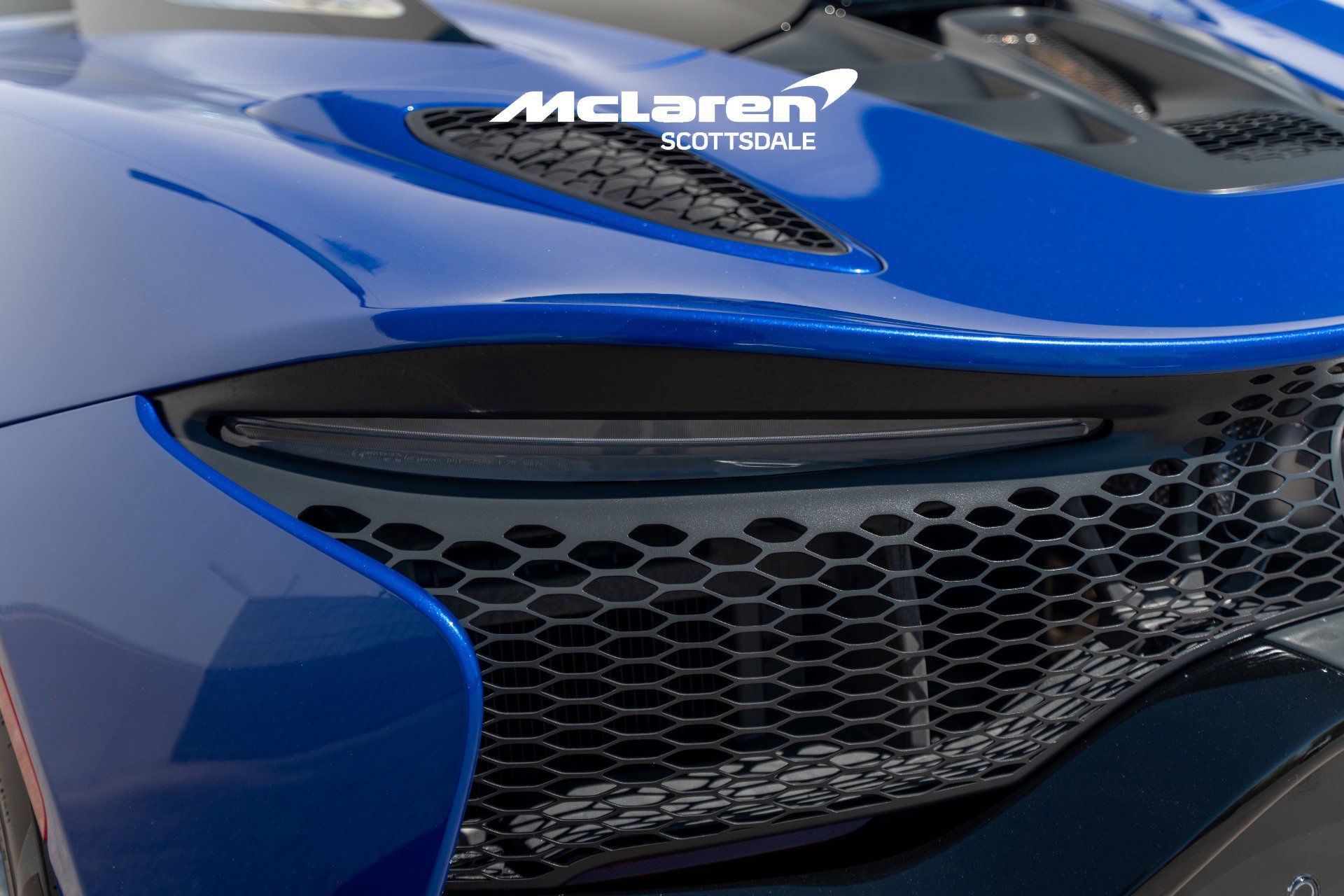 Used 2025 McLaren Artura Spider image 21