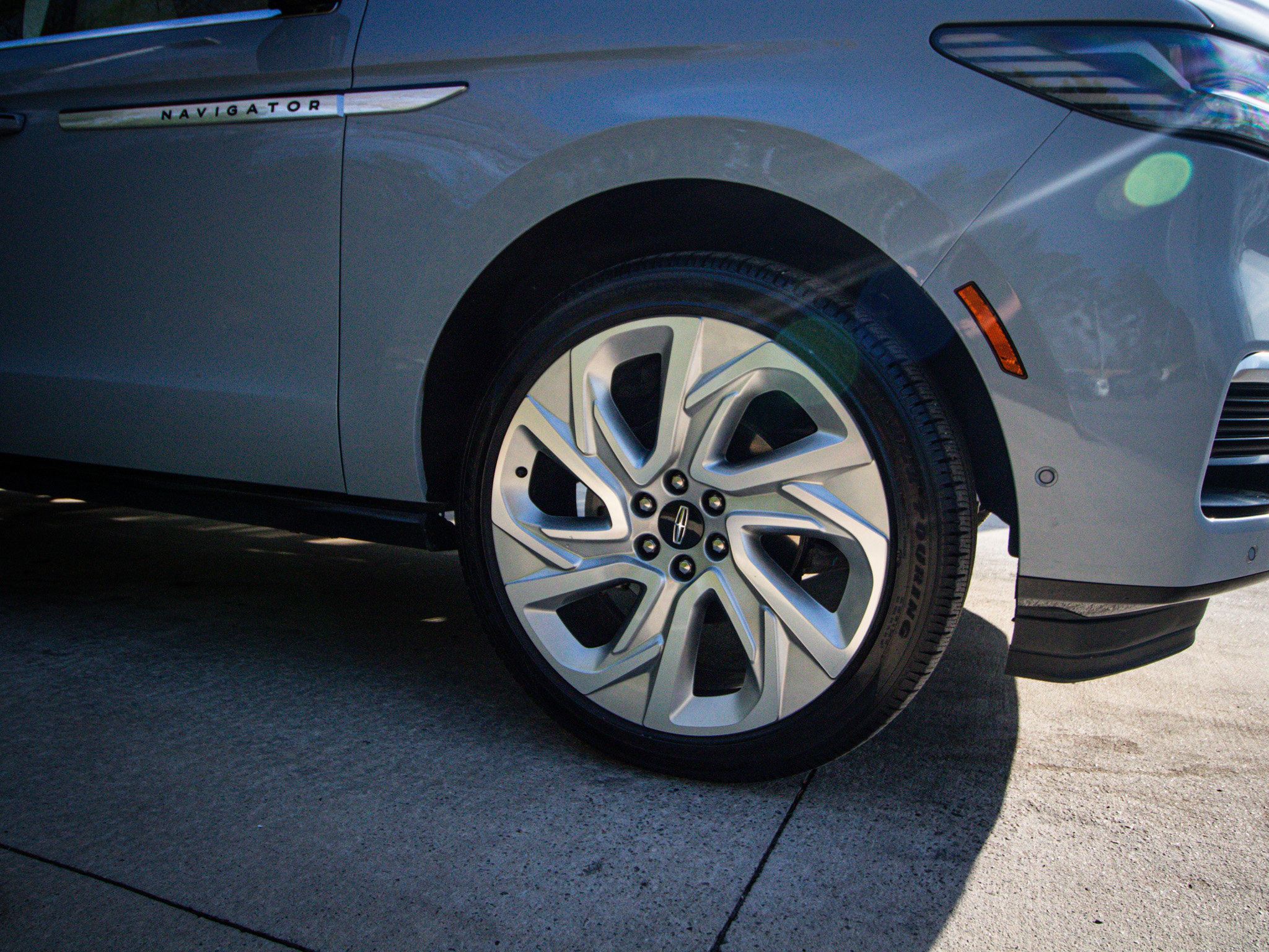 Used 2025 Lincoln Navigator Reserve image 13