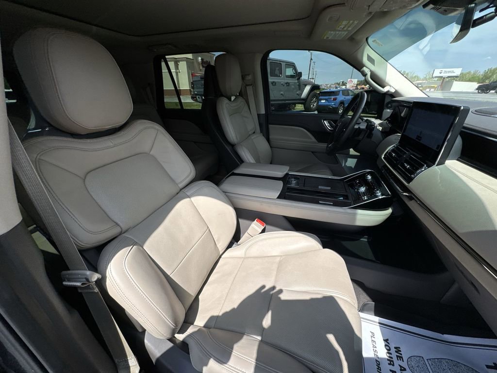 Used 2024 Lincoln Navigator L Reserve AWD/4WD image 26