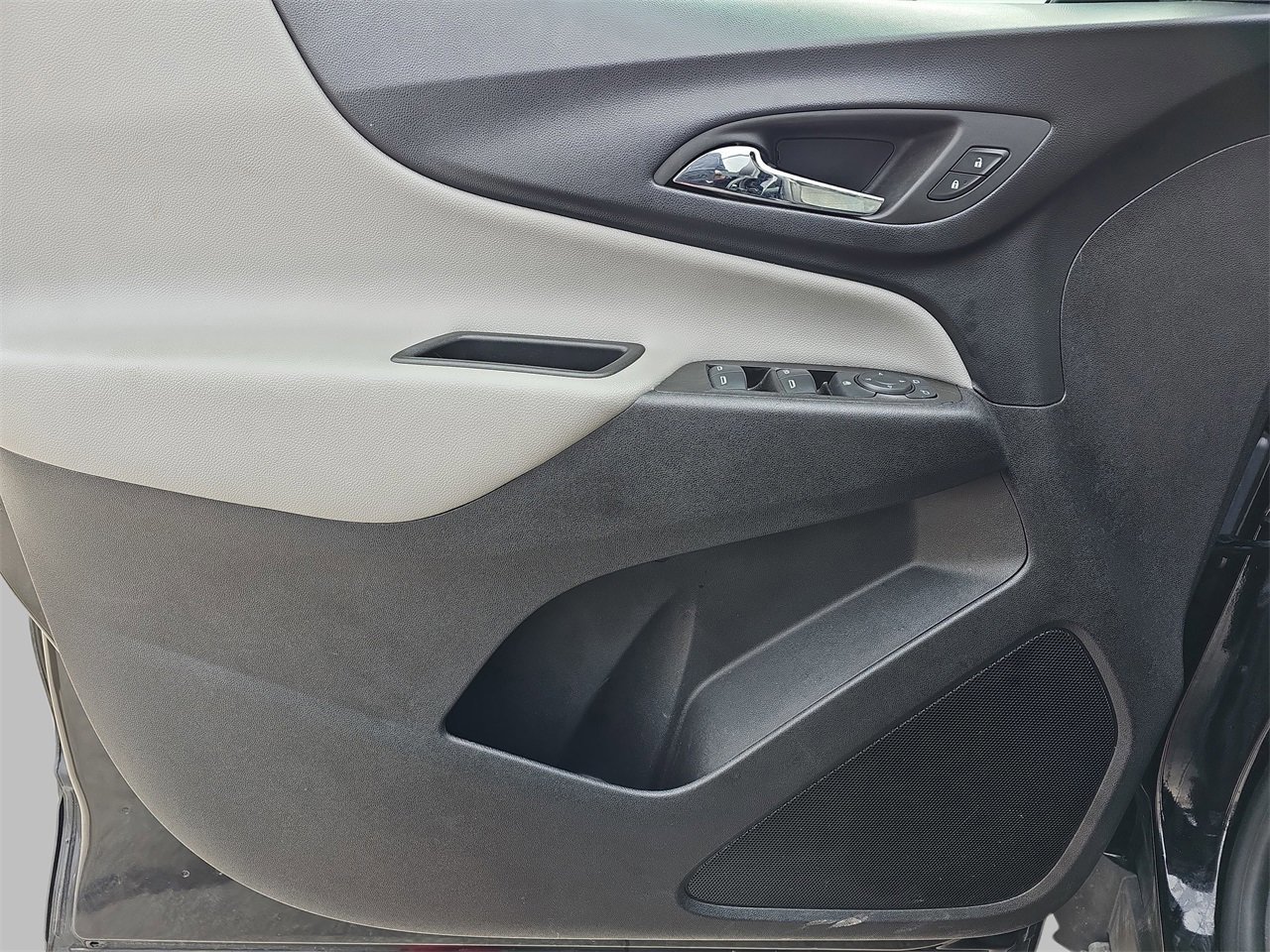 Used 2024 Chevrolet Equinox LS image 31