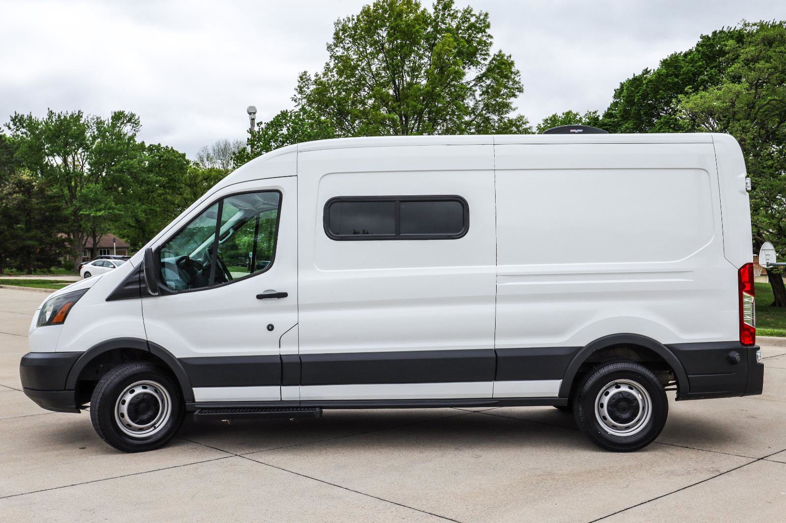 Used 2015 Ford Transit 150 148 Medium Roof RWD image 4