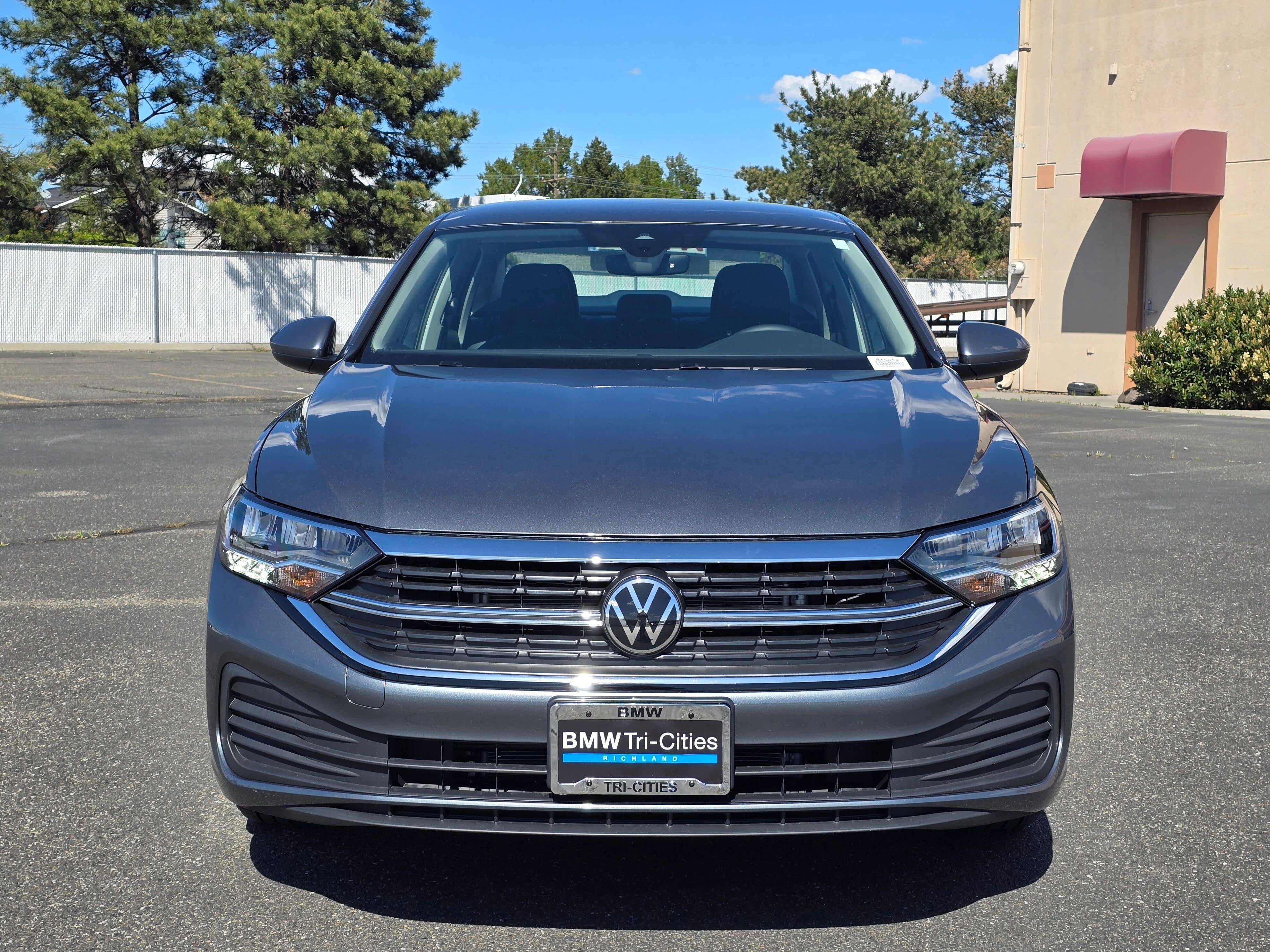 Used 2024 Volkswagen Jetta SE w/ Black Wheel Package FWD image 6