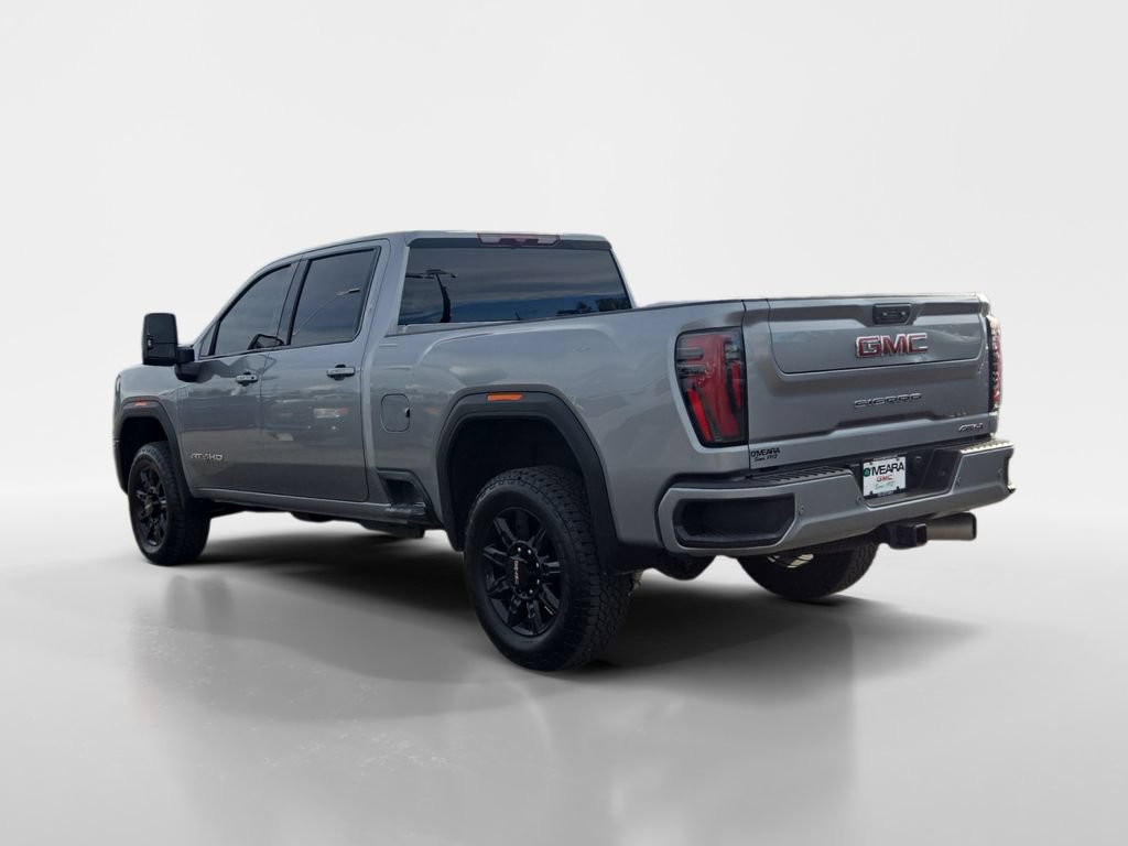 Used 2025 GMC Sierra 2500 AT4 AWD/4WD image 3