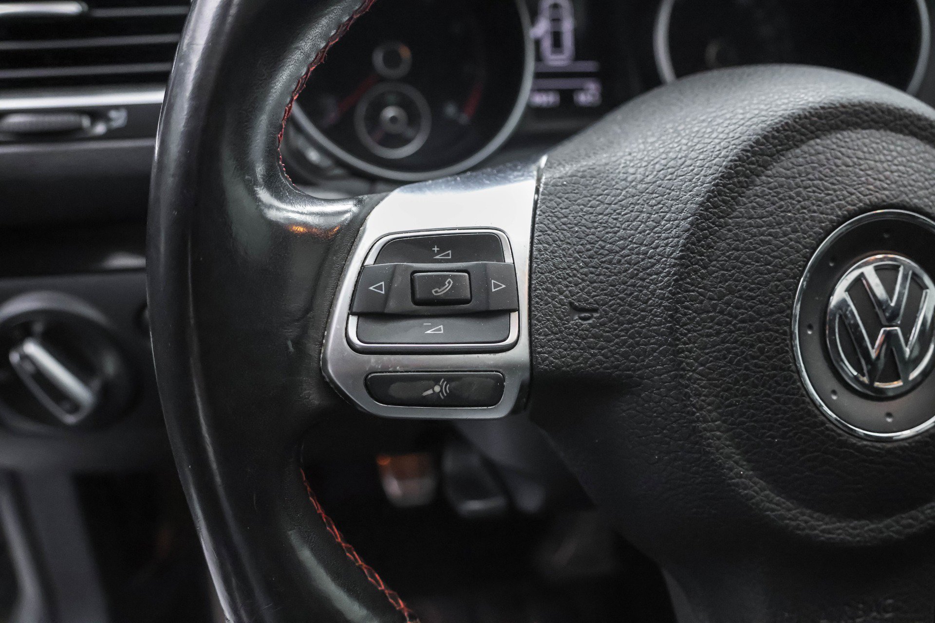 Used 2011 Volkswagen GTI Autobahn image 13