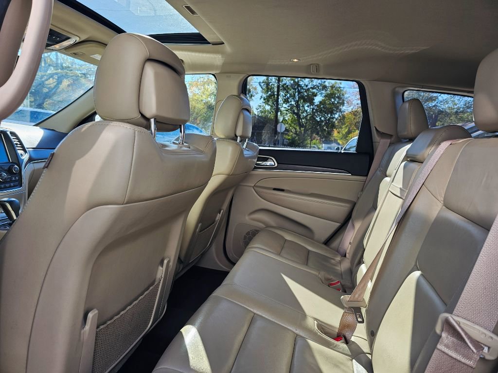 Used 2017 Jeep Grand Cherokee Limited image 21