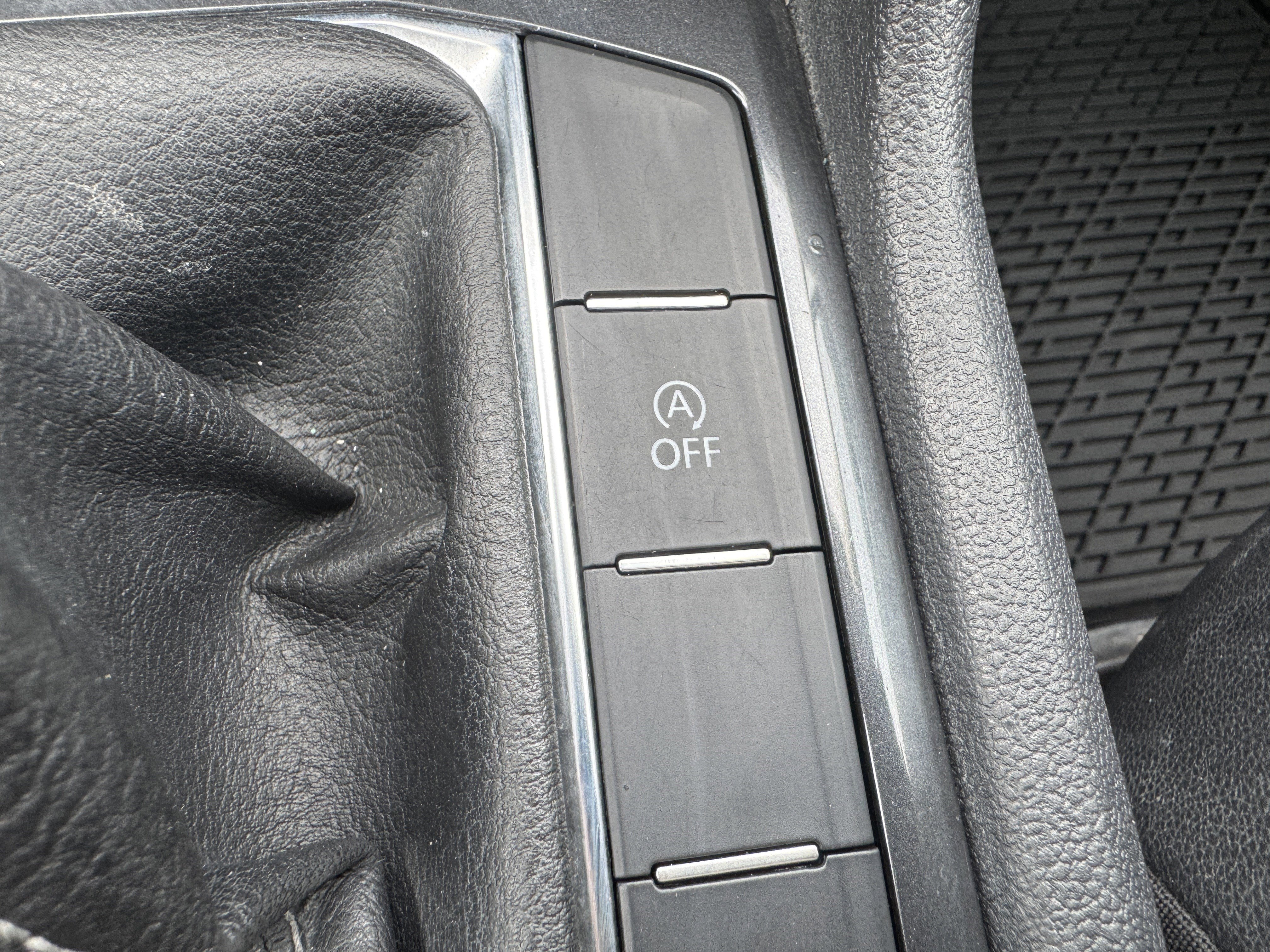 Used 2022 Volkswagen Tiguan SE AWD/4WD image 30