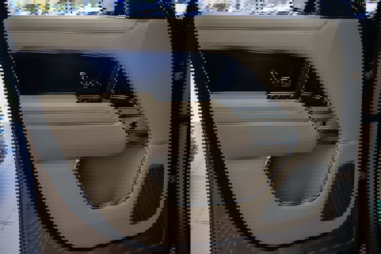 New 2026 Land Rover Range Rover Autobiography image 22