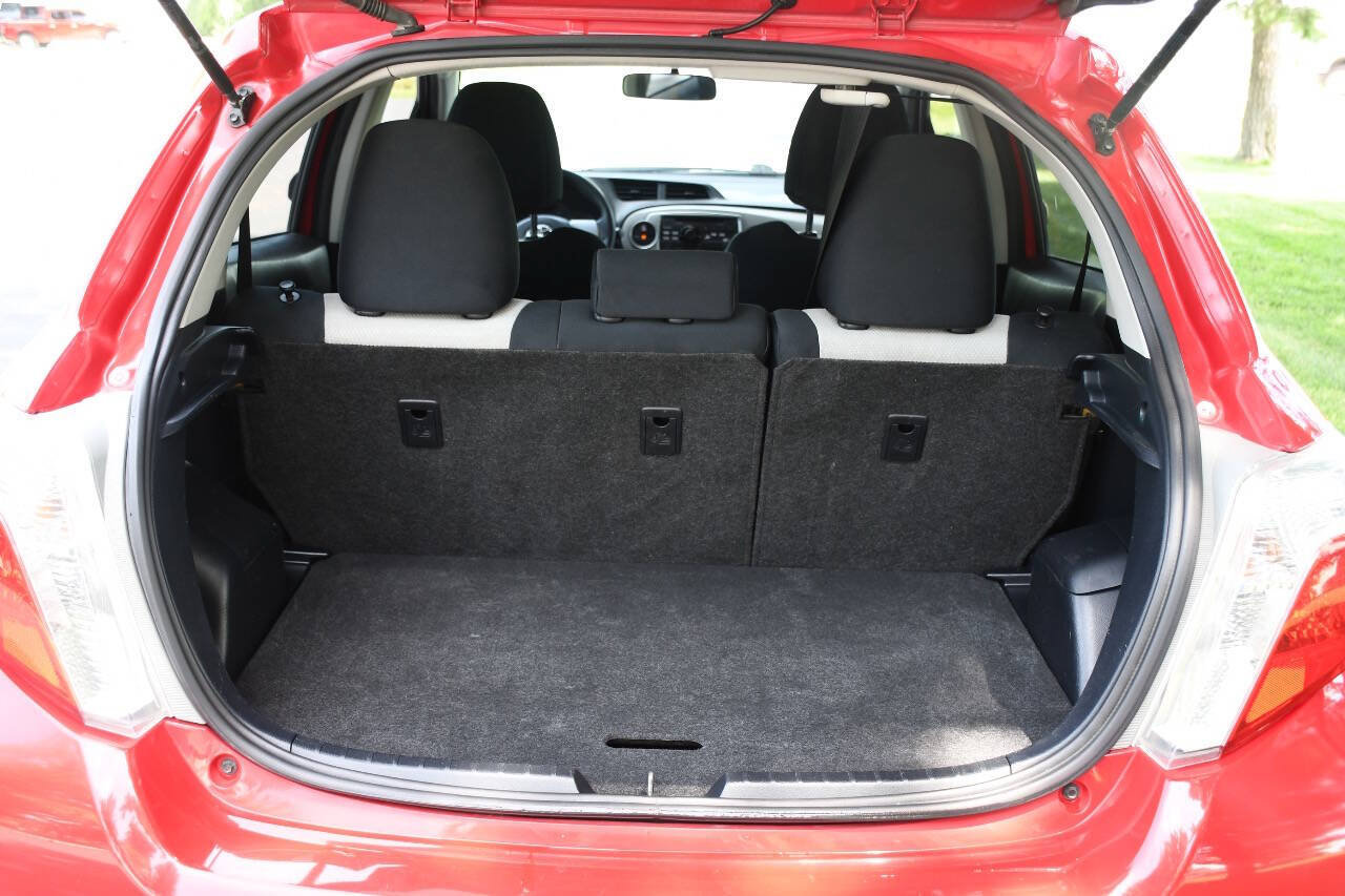 Used 2013 Toyota Yaris LE FWD image 19