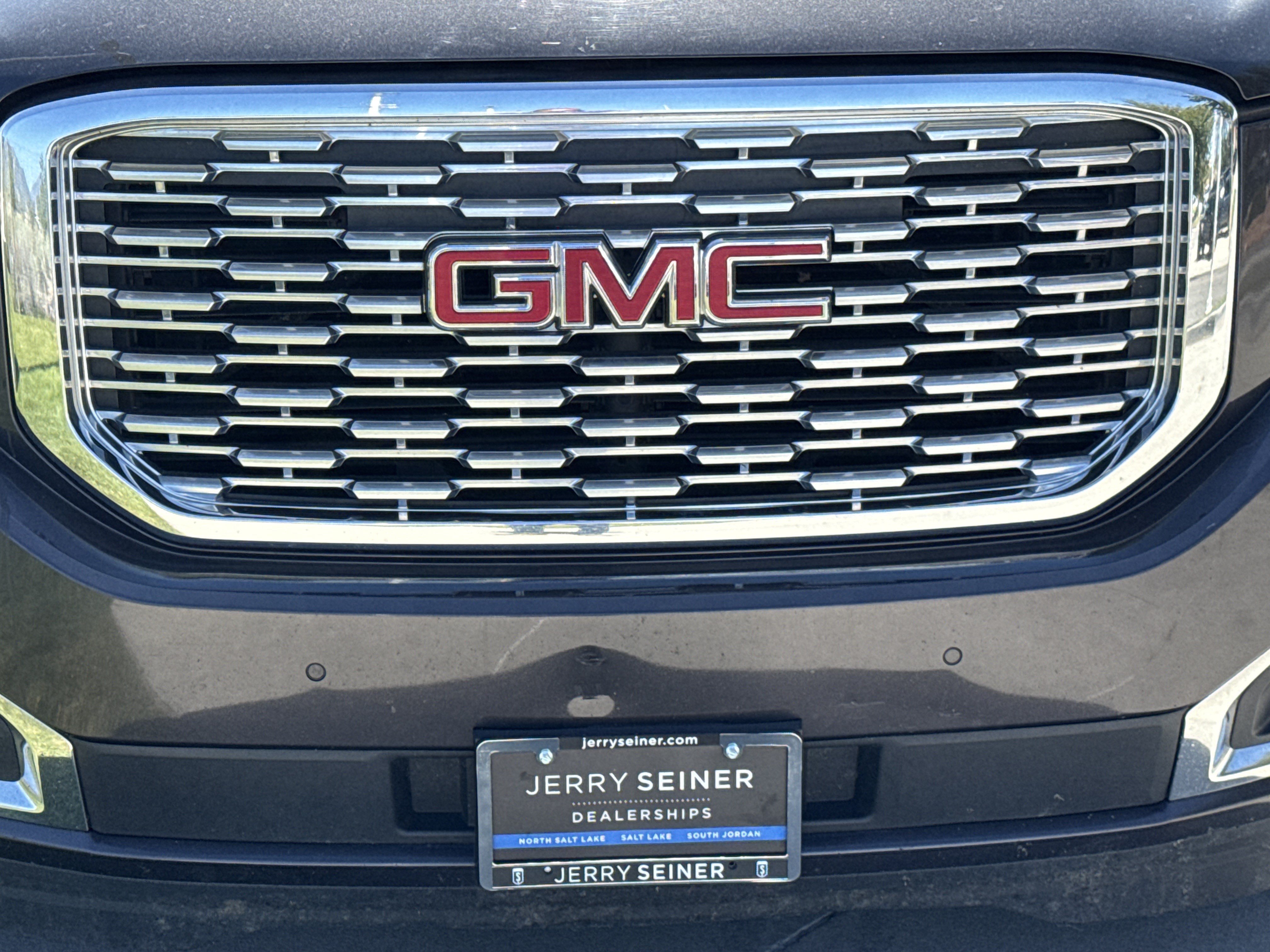 Used 2018 GMC Yukon XL Denali w/ Denali Ultimate Package AWD/4WD image 9