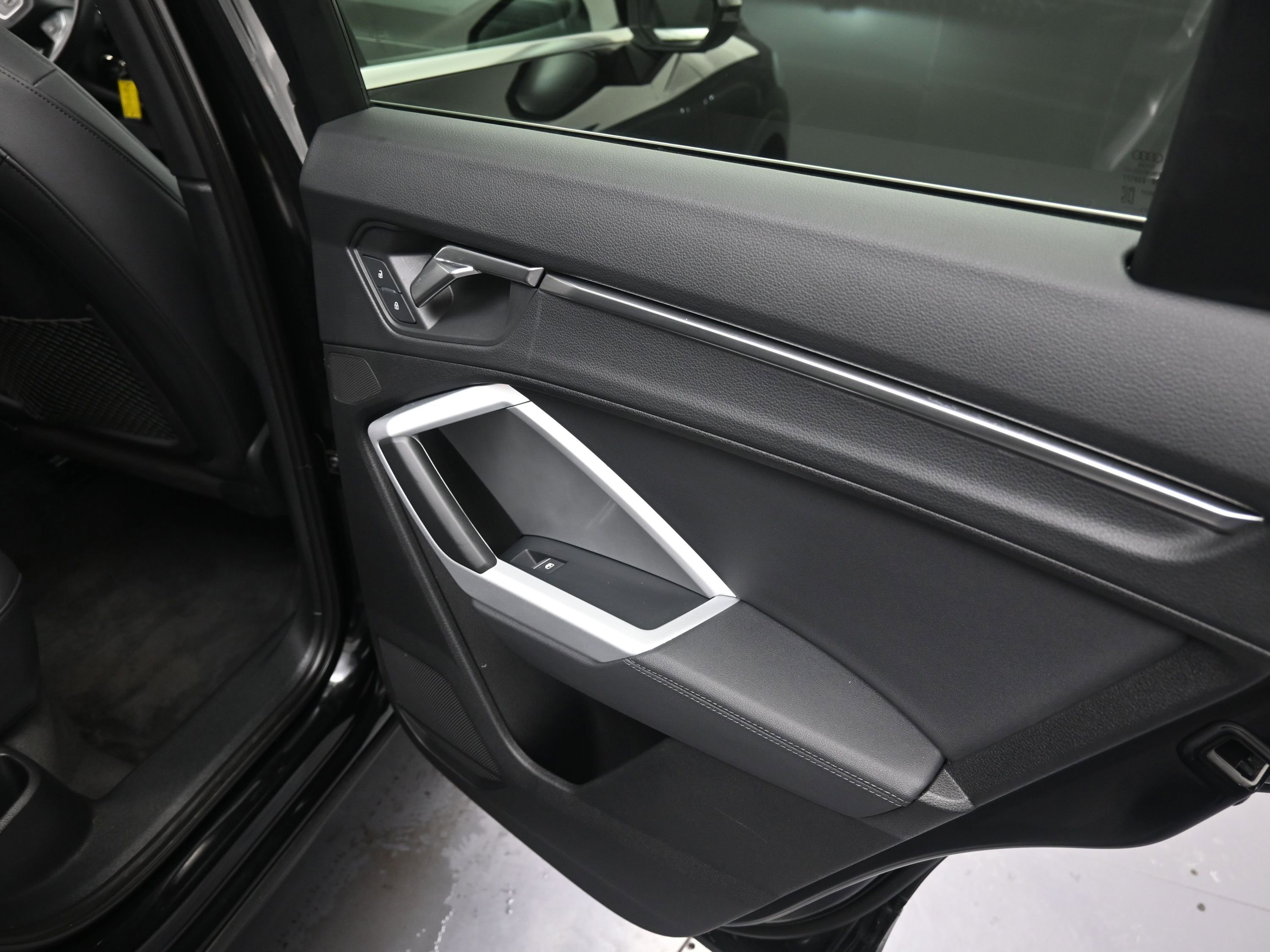 Used 2024 Audi Q3 2.0T Premium image 25