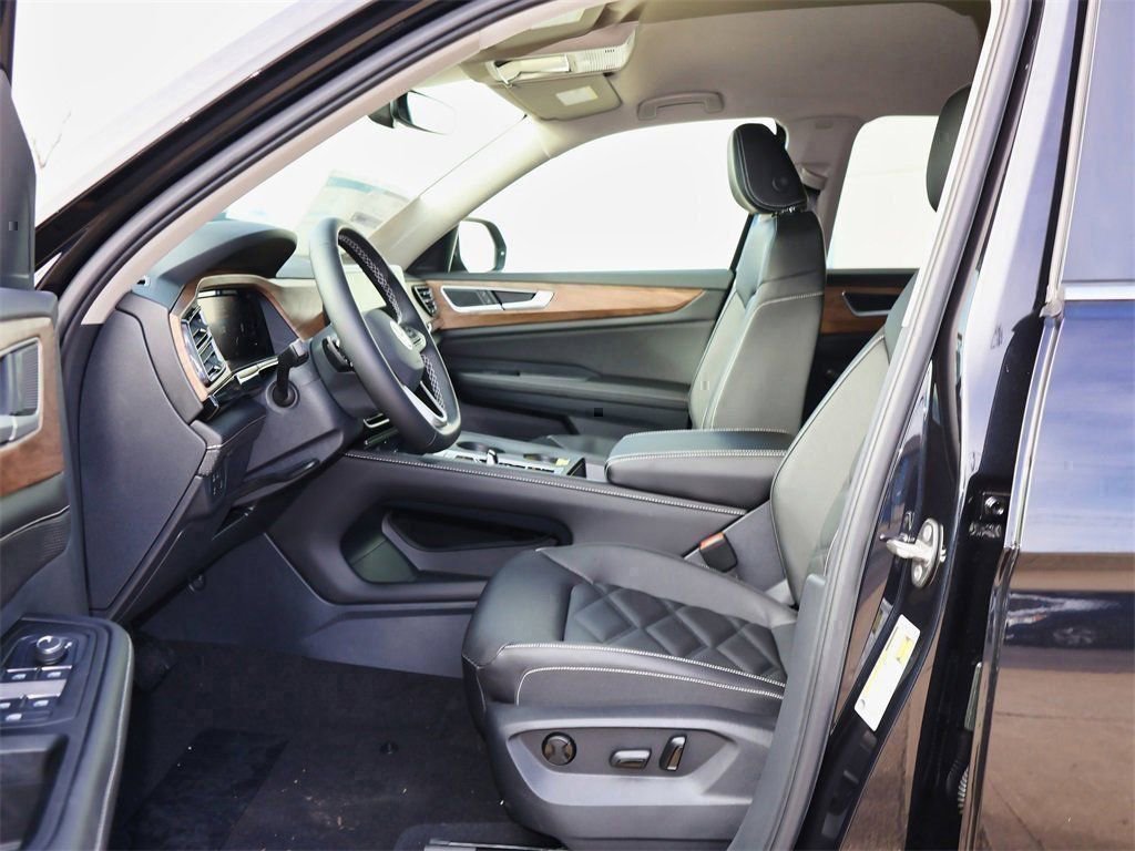 New 2026 Volkswagen Atlas SE image 11