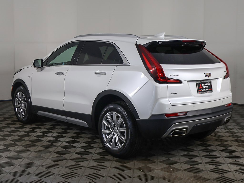 Used 2022 Cadillac XT4 Premium Luxury w/ Enhanced Visibility Package image 12