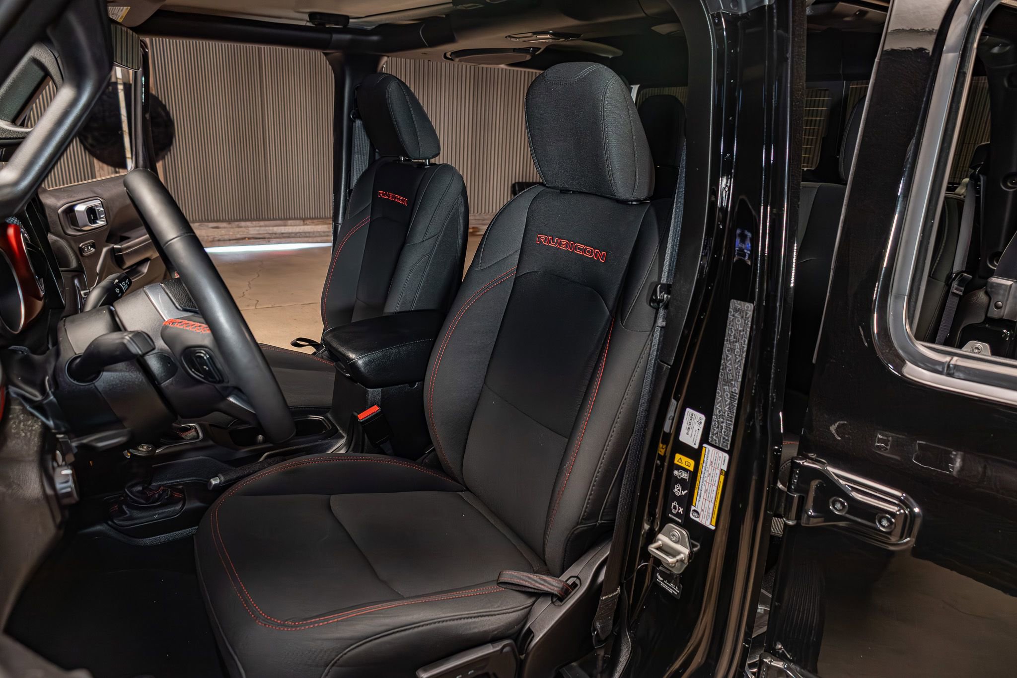 Used 2023 Jeep Gladiator Rubicon w/ LED Lighting Group AWD/4WD image 18