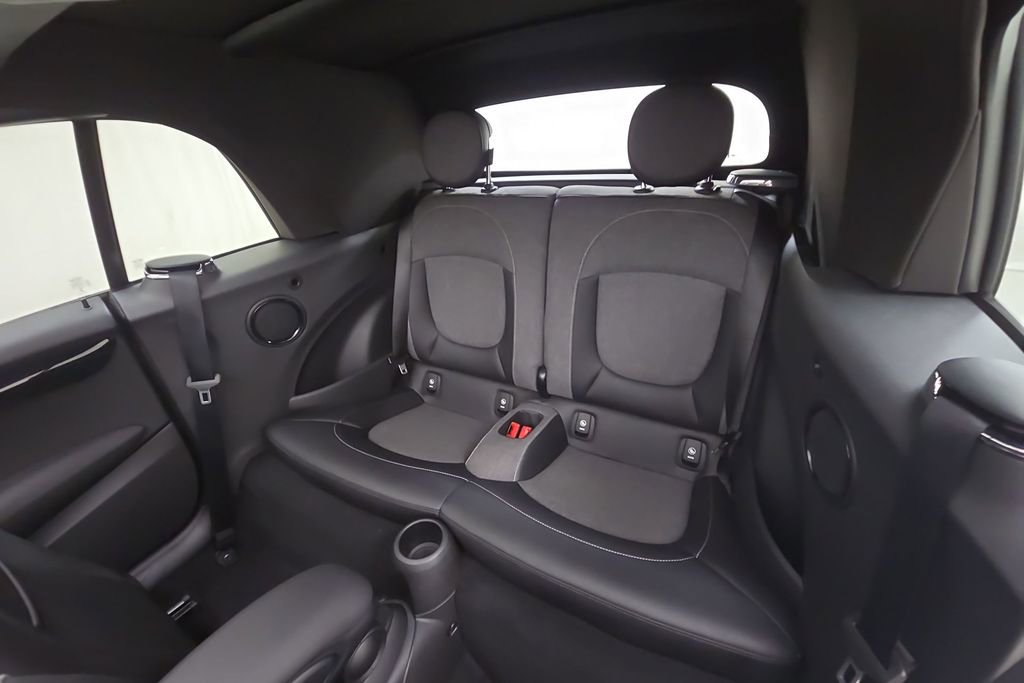 Used 2018 MINI Cooper S image 23