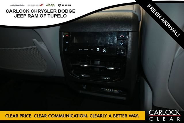 Used 2023 Jeep Grand Cherokee Overland w/ Luxury Tech Group IV AWD/4WD image 34