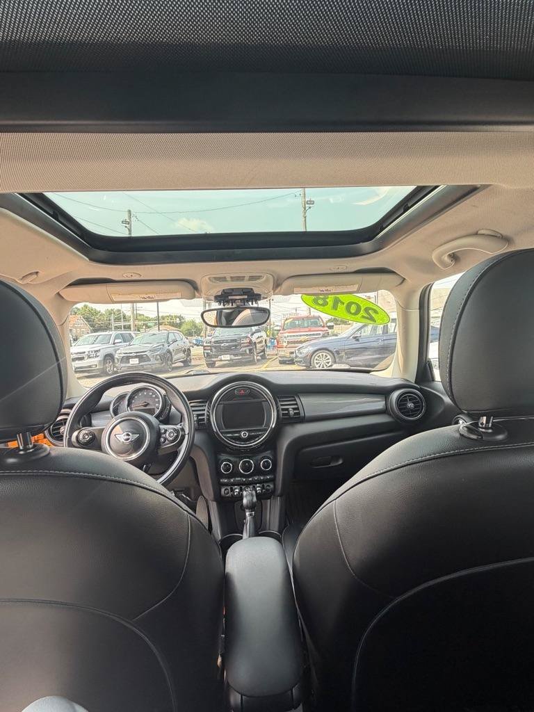 Used 2018 MINI Cooper 2-Door Hardtop w/ Cold Weather Package FWD image 13