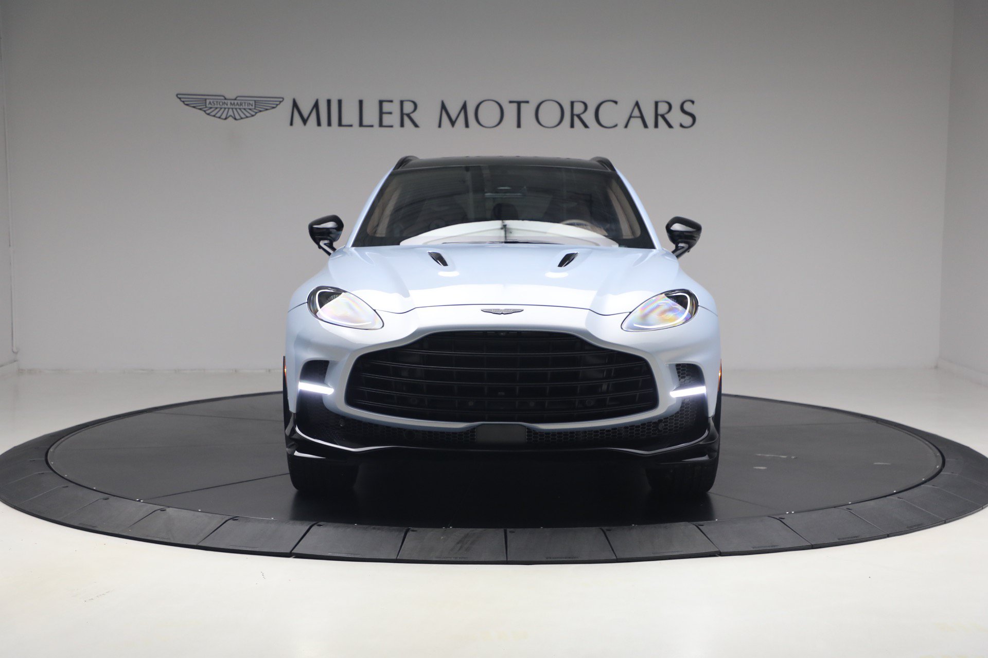 Used 2026 Aston Martin DBX 707 AWD/4WD image 12